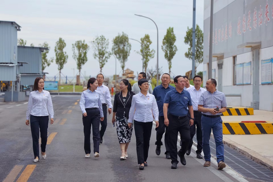 走进地方钢铁制造企业，解决企业融资信贷卡脖子问题.jpg