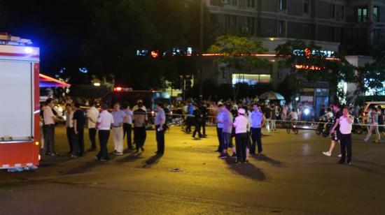  警方正在调查事故现场。澎湃新闻记者 杨亚东 图