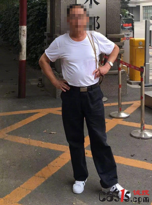 001WnugLly4hnro5d8k73j60go0mi76n02.jpg