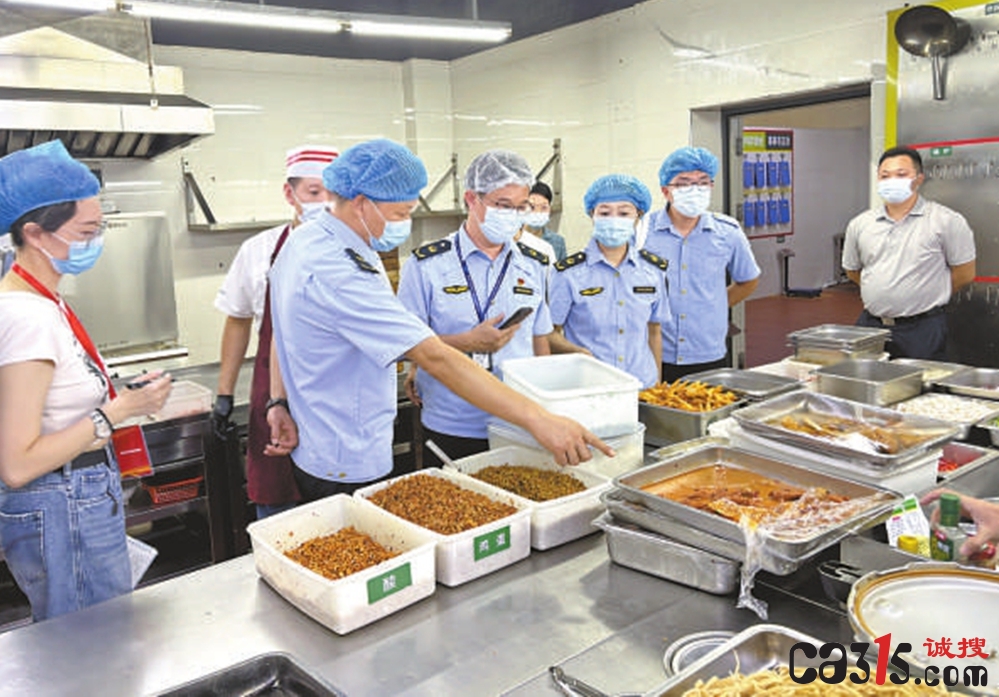 桂林市加强暑期旅游餐饮监管 确保游客安心就餐