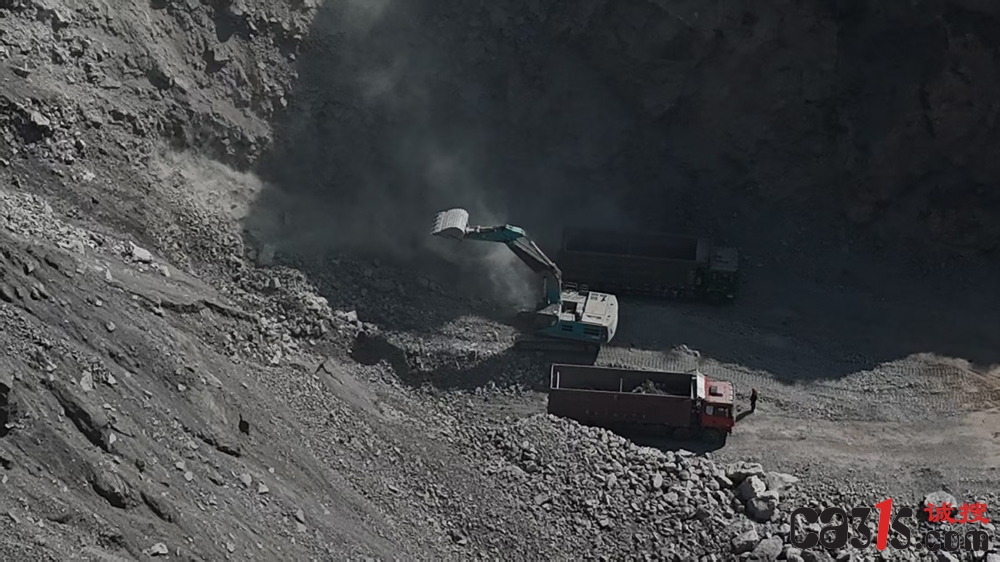 内蒙古土默特右旗疑似非法盗采矿石牟利:属地涉嫌监管缺位(图5) 微信图片_20260327201846_42_118.jpg