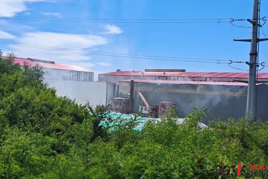 盖州华信耐火材料集团粉尘漫天 村民衣服不敢晒、庄稼减了产(图3) 640 (2)_副本.jpg