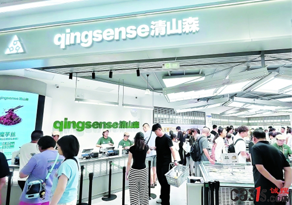 零食界的“快时尚”：150个单品日配到店，新玩家誓要“开一家爆一家”