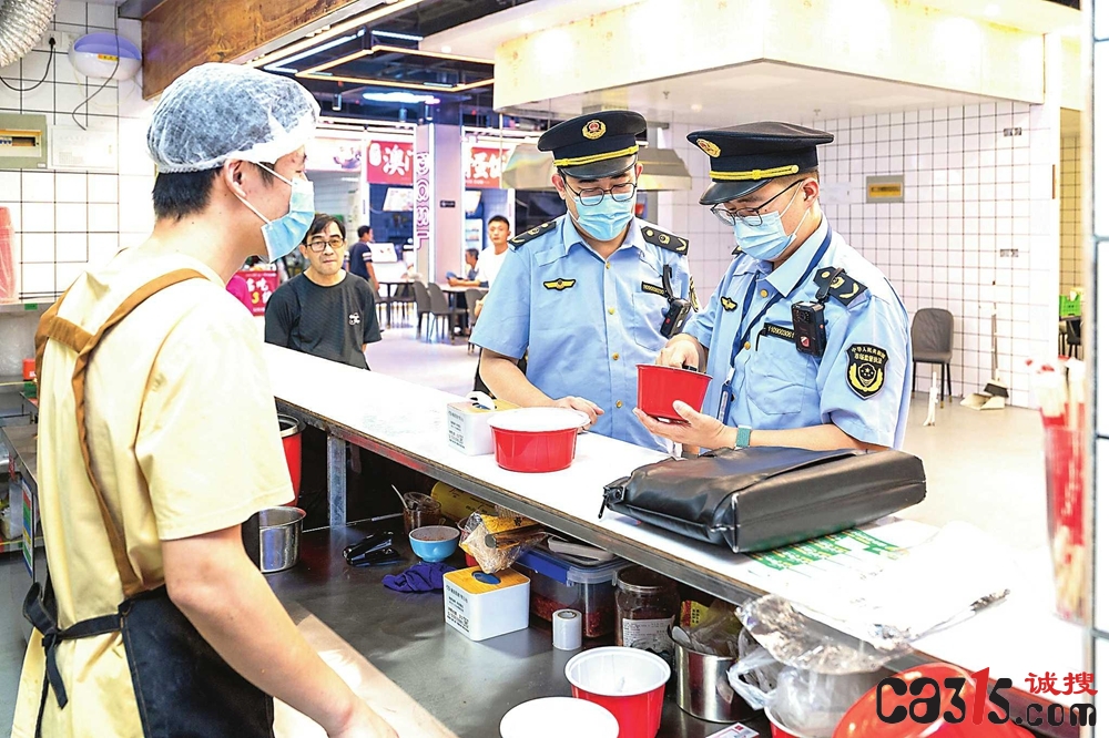 浙江省舟山市市场监管局定海分局开展视频快检行动