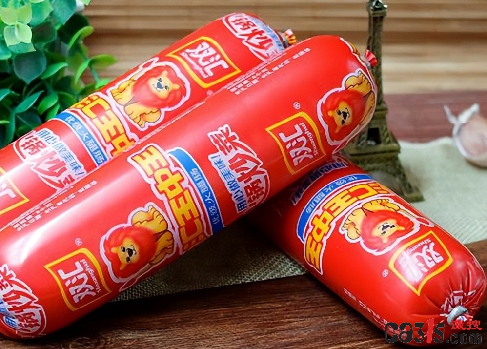 双汇火腿肠吃出红色异物，厂家称“只有钉子头发才算异物”，消费者维权获赔千元