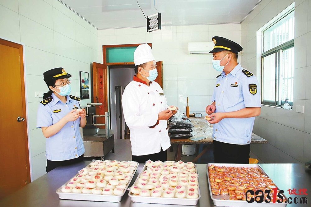 江苏省南京市高淳区市场监管局开展糕饼月饼店检查