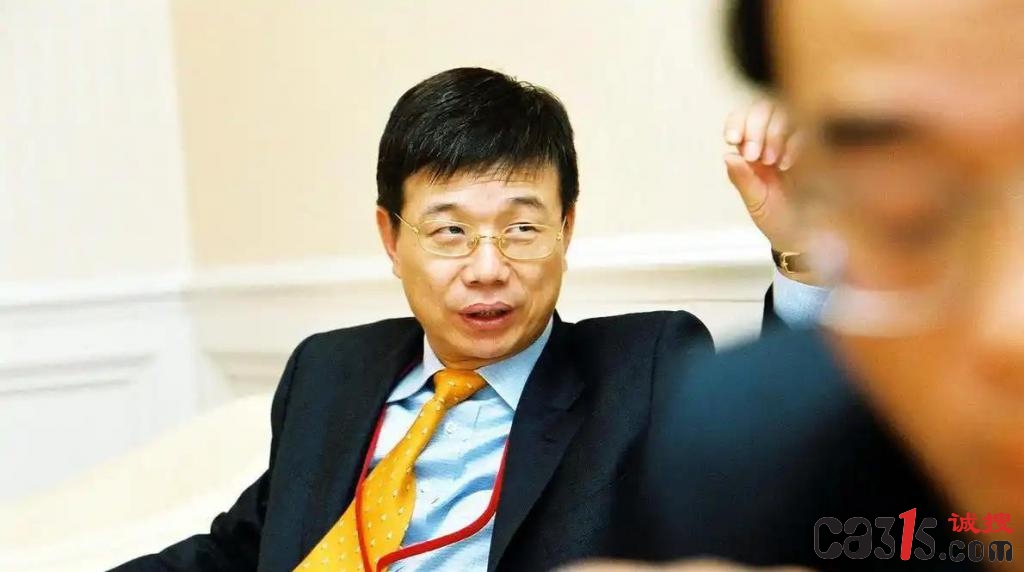 “太太口服液”创始人退休，两位“80后”接棒，两家药企却都在掉业绩